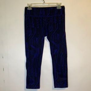 Zella crop blue and black abstract leggings